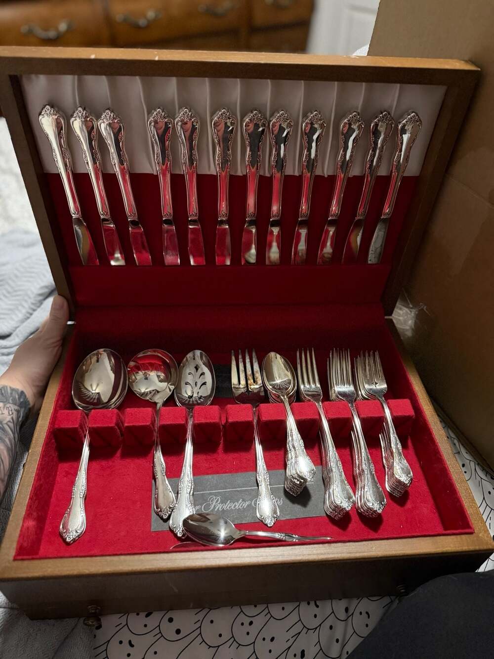 Oneida Community Affection Silverplate Flatware Set with Wooden Box